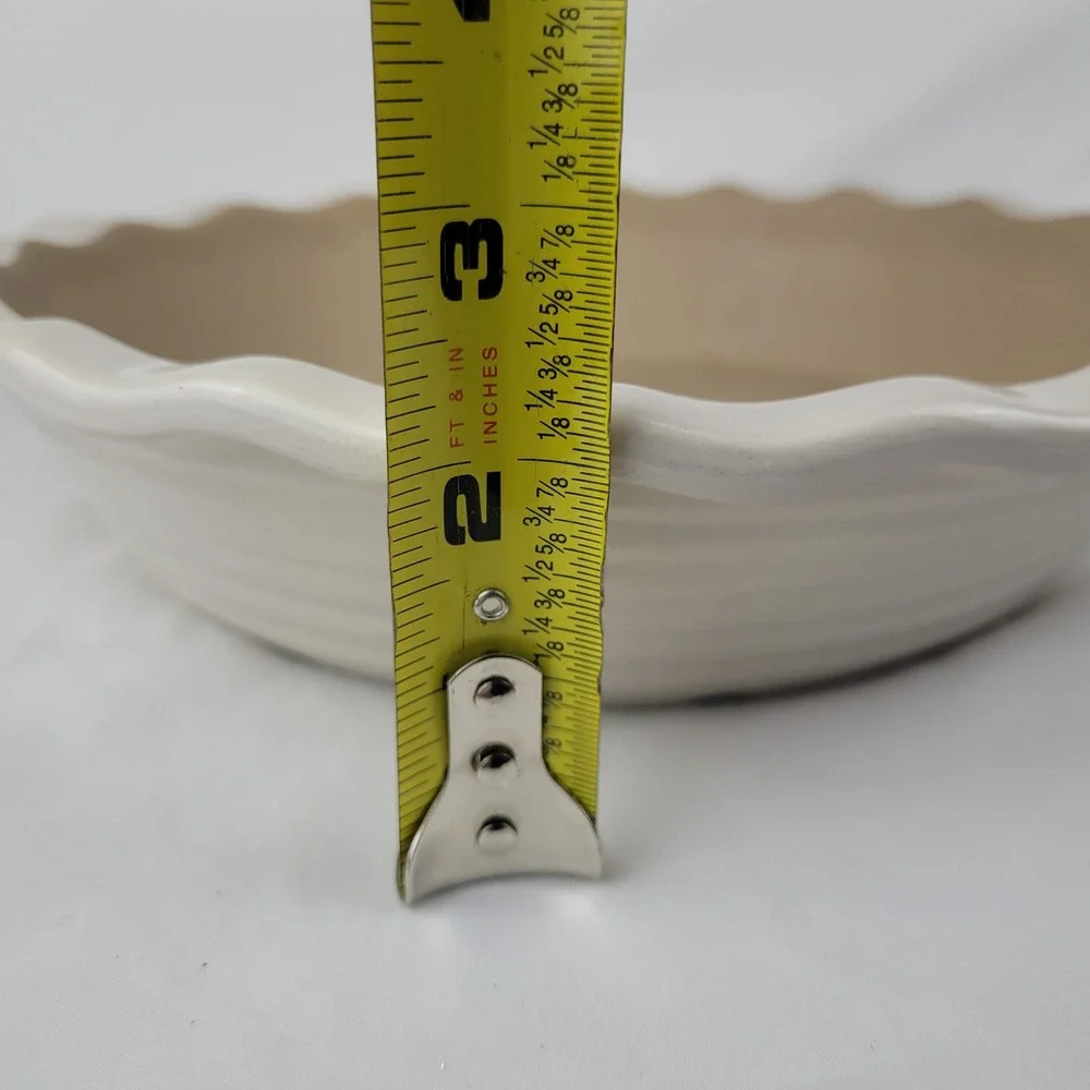 Pampered Chef Family Heritage Stoneware Deep Dish Pie Plate White Scalloped 9in